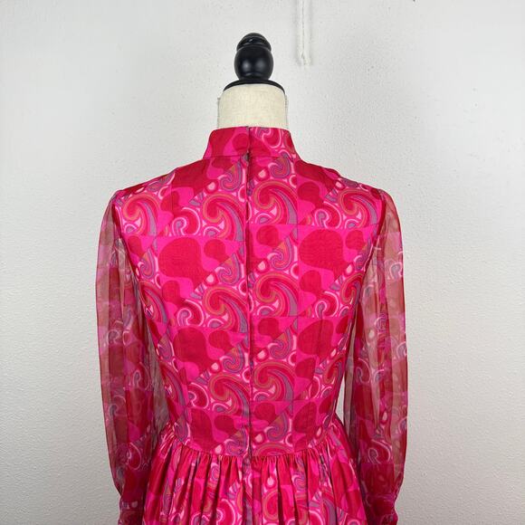 VTG 1960's Printed Chiffon Gown - Picture 5 of 10